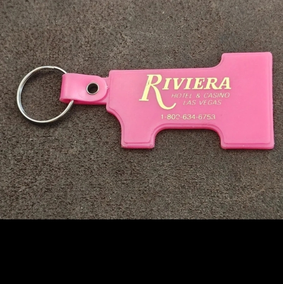 1990s Vintage Riviera Hotel & Casino Las Vegas Pink Plastic Keychain - Picture 9 of 9